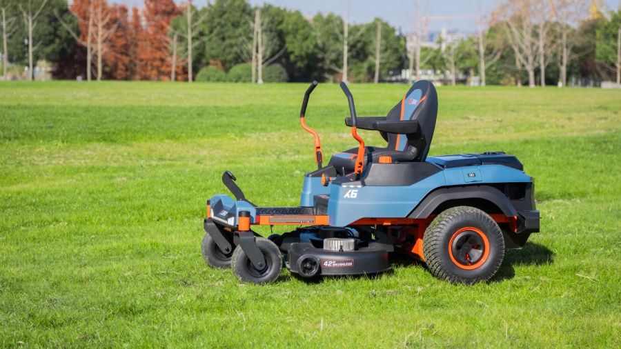Beyond Gas vs. Electric: Why Hybrid Innovation is Revolutionizing Riding Mowers